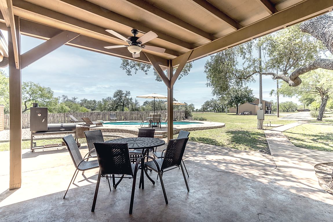 Outdoor Kitchen